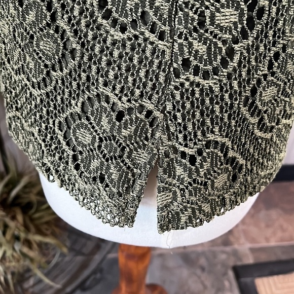 Studio Y Top - Picture 3 of 6